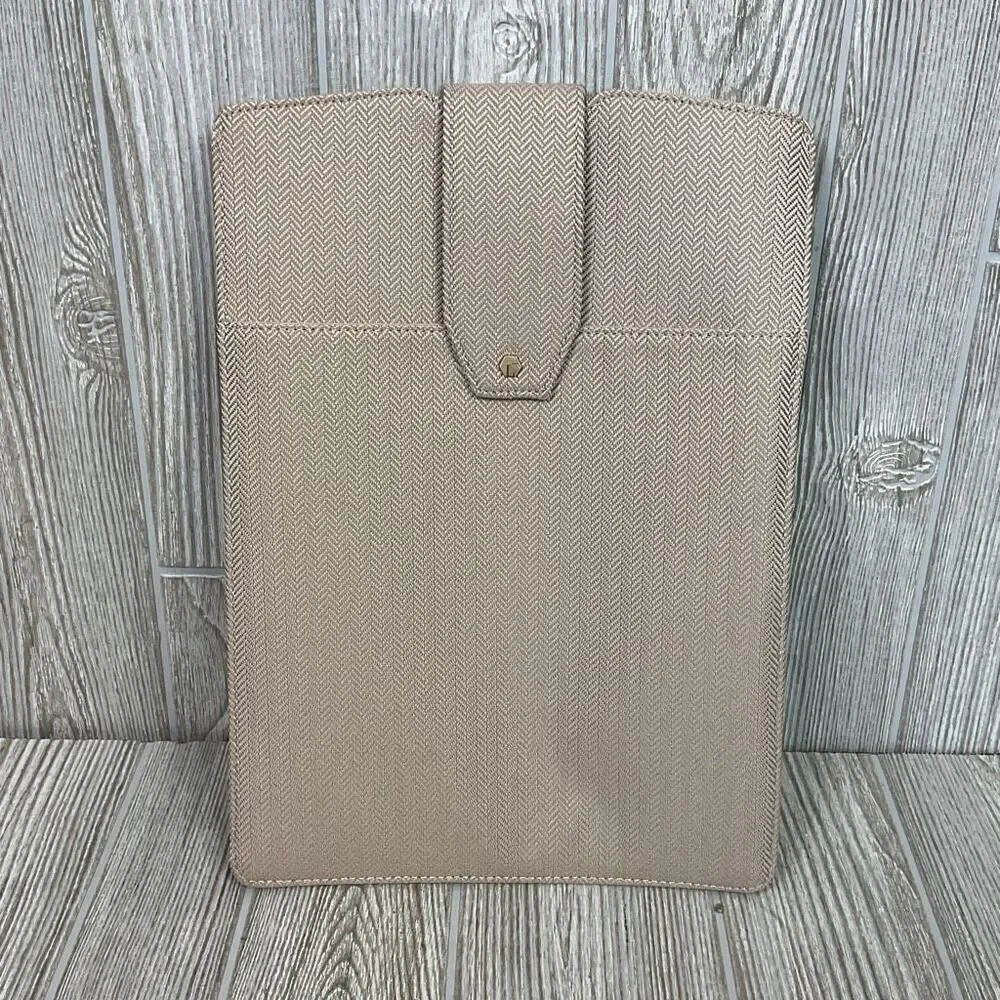 Lindsay Albanese Limited Edition Daily Laptop Clutch Beige Chevron Tablet Chrome
